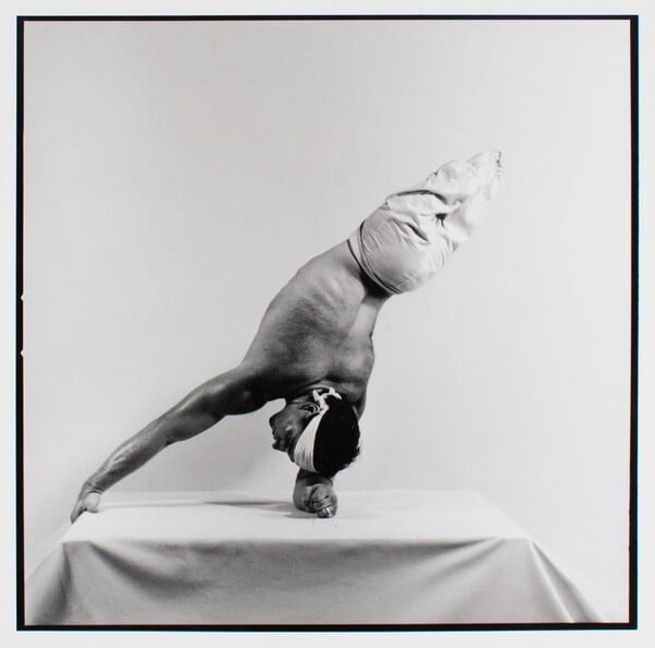 *Ακόμη και το πιο σφοδρό ξυράφι υπήρξε κάποτε λουλούδι/ από τον Πάνο Μιχαήλ