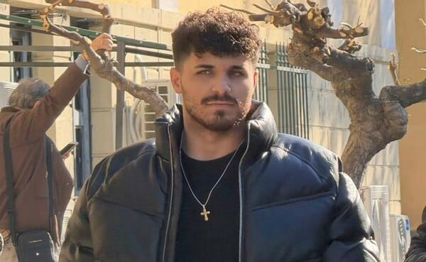 Γιώργος Μαζωνάκης: Τι υποστηρίζει ο 21χρονος στη μήνυση κατά του γνωστού τραγουδιστή 