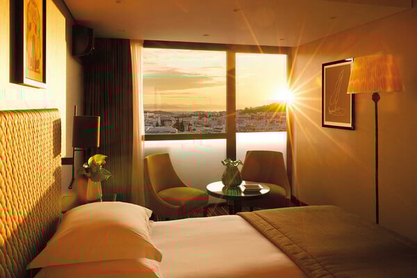 President Hotel Athens: Ένα ξενοδοχείο που ανήκει στην Αθήνα και εξελίσσεται μαζί της