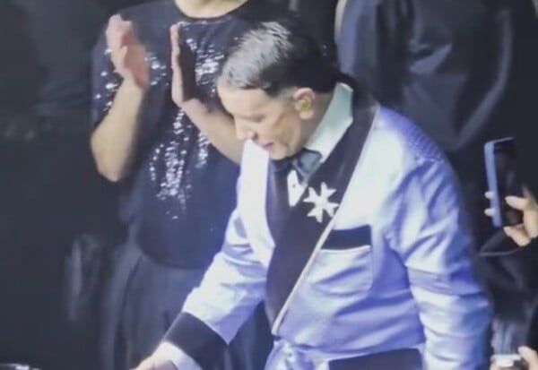 ΓΙΩΡΓΟΣ ΜΑΖΩΝΑΚΗΣ ΠΡΕΜΙΕΡΑ ΜΗΝΥΣΗ