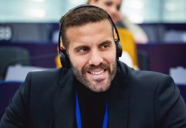 ΝΙΚΟΣ ΠΑΠΠΑΣ ΕΠΙΘΕΣΗ ΔΗΜΟΣΙΟΓΡΑΦΟΣ