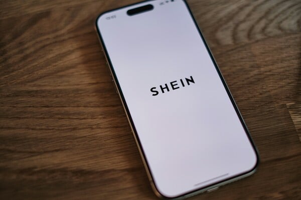 SHEIN ΓΑΛΛΙΑ ΗΛΙΚΙΑ ΠΕΛΑΤΕΣ