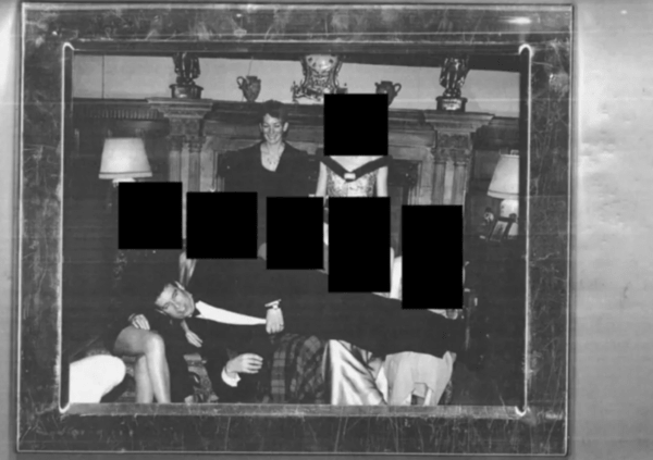 Μάικλ Τζάκσον, Μπιλ Κλίντον, Μικ Τζάγκερ - Ποιος και τι περιλαμβάνεται στα αρχεία Έπσταϊν