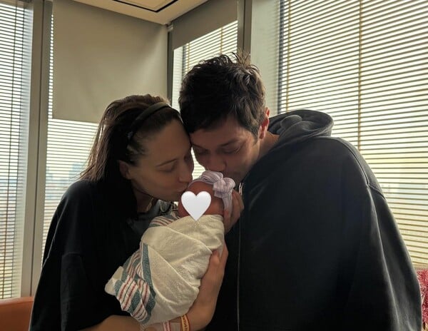 Ο Πιτ Ντέιβιντσον και Έλσι Χιούιτ υποδέχθηκαν το πρώτο τους παιδί