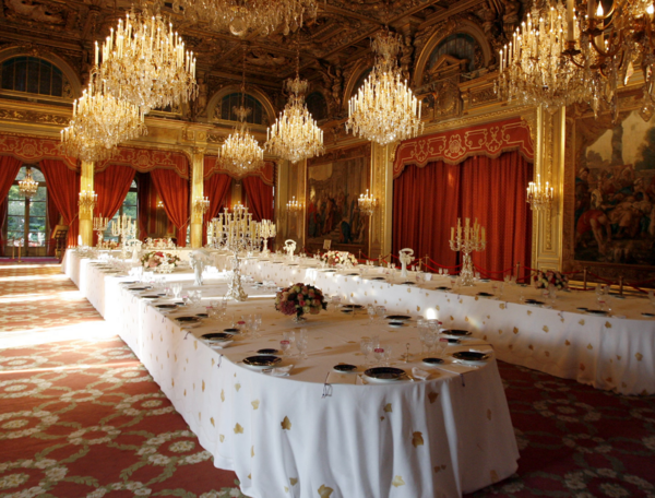 Μέγαρο των Ηλυσίων: Υπάλληλος κατηγορείται ότι έκλεψε ασημικά και πορσελάνες, αξίας έως και 40.000 ευρώ