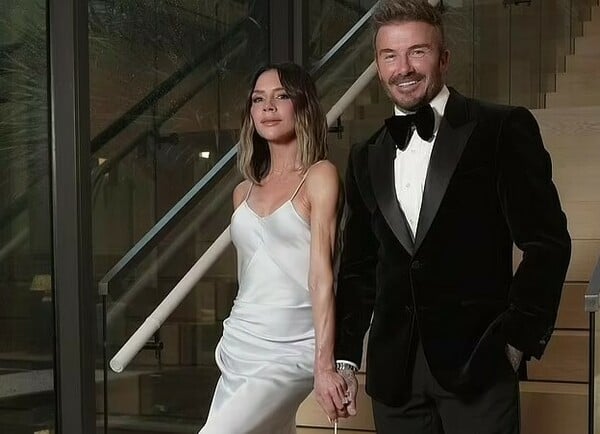 ΝΤΕΙΒΙΝΤ ΜΠΕΚΑΜ ΒΙΚΤΟΡΙΑ ΜΠΕΚΑΜ