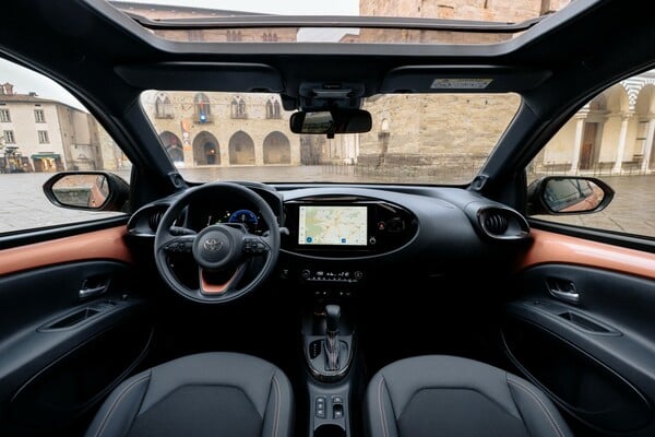 Οδηγούμε το νέο Toyota Aygo X Hybrid στη Φλωρεντία