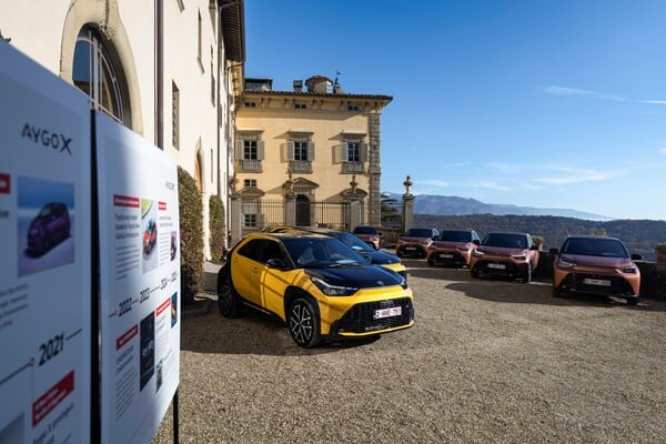 Οδηγούμε το νέο Toyota Aygo X Hybrid στη Φλωρεντία