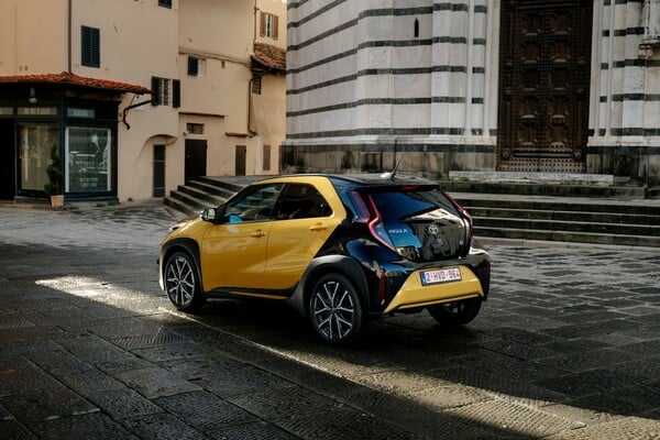 Οδηγούμε το νέο Toyota Aygo X Hybrid στη Φλωρεντία
