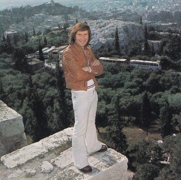 Γιώργος Κοινούσης: 50 χρόνια από το «Αστεία και Σοβαρά», τον δίσκο με τα καλύτερα τραγούδια του 