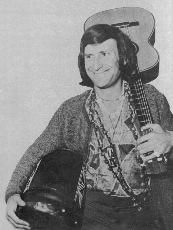 Γιώργος Κοινούσης: 50 χρόνια από το «Αστεία και Σοβαρά», τον δίσκο με τα καλύτερα τραγούδια του 