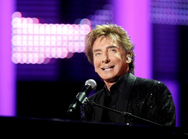 Ο Barry Manilow διαγνώστηκε με καρκίνο στον πνεύμονα
