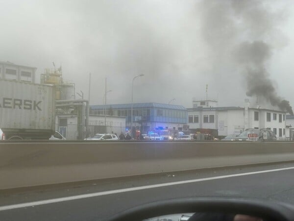 ΛΥΩΝ ΕΚΡΗΞΗ ΕΡΓΟΣΤΑΣΙΟ ΤΡΑΥΜΑΤΙΕΣ ΦΩΤΙΑ