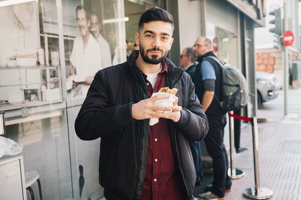 Souvlakination: Ένας Ελληνοκύπριος που αγαπάει πολύ το σουβλάκι