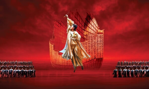 Leo Zhu: «Μου κάνει τρομερά μεγάλη εντύπωση η ανοχή των Ελλήνων απέναντι στη γραφειοκρατία. Το βρίσκω σουρεαλιστικό!»