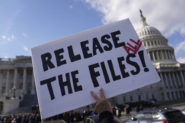 ΝΤΟΝΑΛΝΤ ΤΡΑΜΠ ΤΖΕΦΡΙ ΕΠΣΤΑΪΝ MAGA