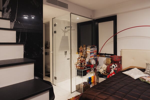 ΕΠΕΞ Ένα σπίτι που ζει για τα Χριστούγεννα/ Ένα σπίτι στο Γκάζι που θυμίζει το Harrods