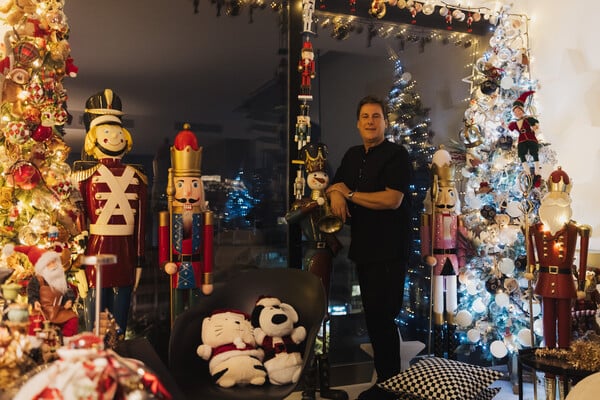 ΕΠΕΞ Ένα σπίτι που ζει για τα Χριστούγεννα/ Ένα σπίτι στο Γκάζι που θυμίζει το Harrods