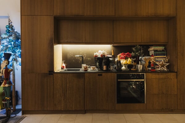 ΕΠΕΞ Ένα σπίτι που ζει για τα Χριστούγεννα/ Ένα σπίτι στο Γκάζι που θυμίζει το Harrods