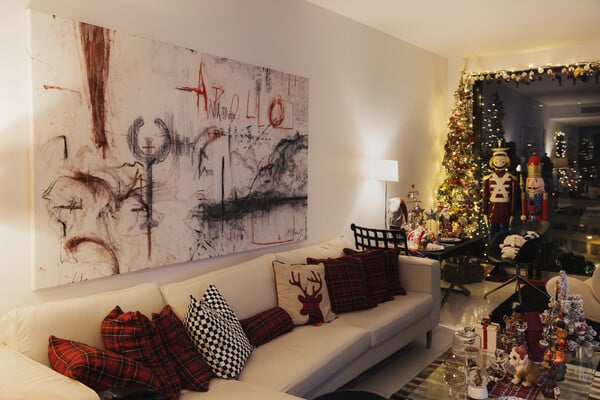 ΕΠΕΞ Ένα σπίτι που ζει για τα Χριστούγεννα/ Ένα σπίτι στο Γκάζι που θυμίζει το Harrods