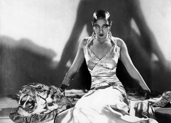 «Τι χρειάζονται λόγια εκεί, όπου η παντομίμα είνε τόσον εύγλωττη!»: Μία ώρα στο γύρισμα «ασέμνων ταινιών»