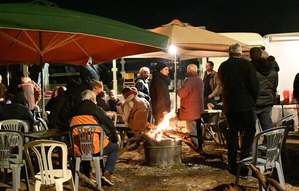 ΑΓΡΟΤΕΣ ΜΠΛΟΚΑ ΧΡΙΣΤΟΥΓΕΝΝΑ ΤΡΑΚΤΕΡ