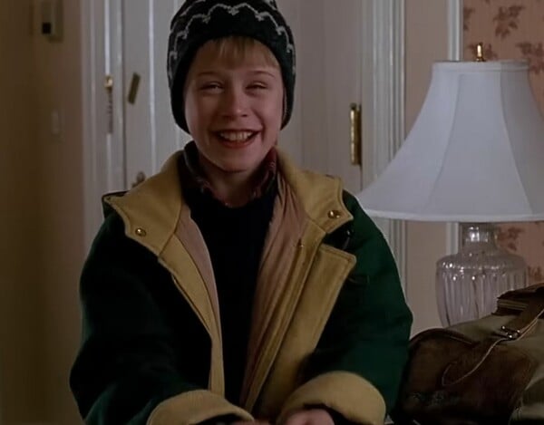 ΝΕΑ ΥΟΡΚΗ ΜΟΝΟΣ ΣΤΟ ΣΠΙΤΙ ΚΕΒΙΝ ΜΑΚΚΑΛΙΣΤΕΡ ΞΕΝΟΔΟΧΕΙΟ