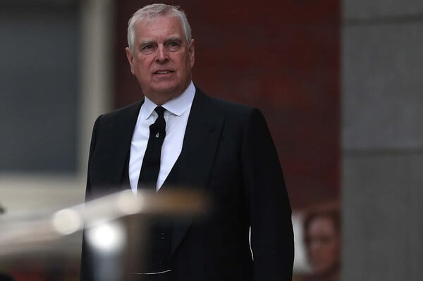 Πρίγκιπας Άντριου: Η φωτογραφία του ανήμερα των Χριστουγέννων μετά τον αποκλεισμό από τη βασιλική οικογένεια