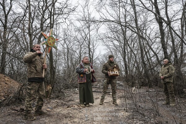 ΧΡΙΣΤΟΥΓΕΝΝΑ 2025 ΚΟΣΜΟΣ
