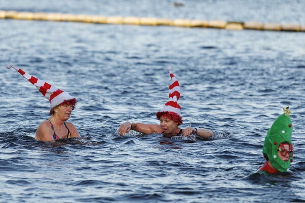 ΧΡΙΣΤΟΥΓΕΝΝΑ 2025 ΚΟΣΜΟΣ