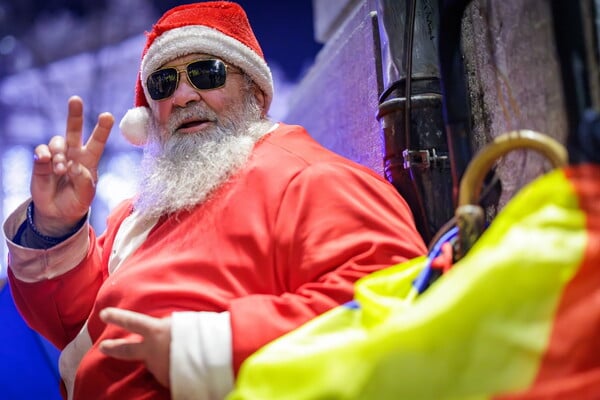 ΧΡΙΣΤΟΥΓΕΝΝΑ 2025 ΚΟΣΜΟΣ