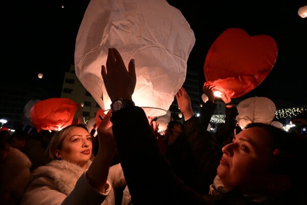 ΝΥΧΤΑ ΕΥΧΩΝ ΦΑΝΑΡΑΚΙΑ ΑΘΗΝΑ ΟΥΡΑΝΟΣ