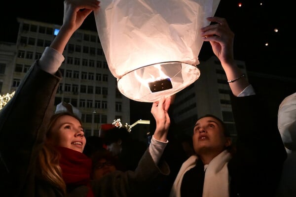 ΝΥΧΤΑ ΕΥΧΩΝ ΦΑΝΑΡΑΚΙΑ ΑΘΗΝΑ ΟΥΡΑΝΟΣ