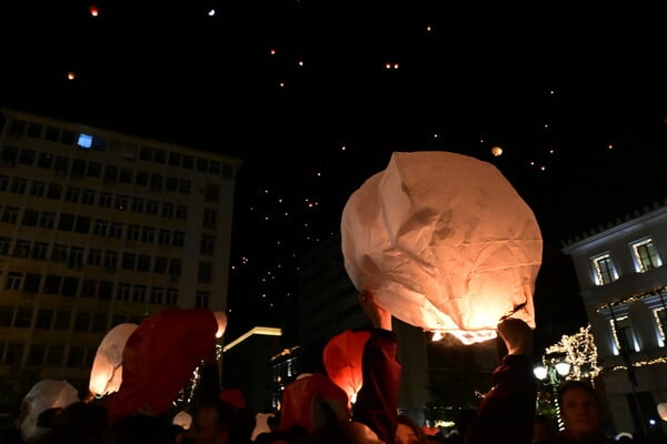 ΝΥΧΤΑ ΕΥΧΩΝ ΦΑΝΑΡΑΚΙΑ ΑΘΗΝΑ ΟΥΡΑΝΟΣ