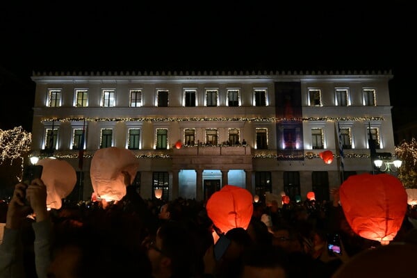 ΝΥΧΤΑ ΕΥΧΩΝ ΦΑΝΑΡΑΚΙΑ ΑΘΗΝΑ ΟΥΡΑΝΟΣ
