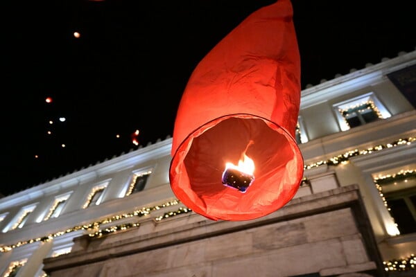 ΝΥΧΤΑ ΕΥΧΩΝ ΦΑΝΑΡΑΚΙΑ ΑΘΗΝΑ ΟΥΡΑΝΟΣ