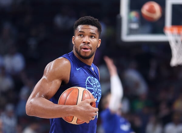 Γιάννης Αντετοκούνμπο: «Μη μου κάνετε αυτήν την ερώτηση, είναι ασέβεια»