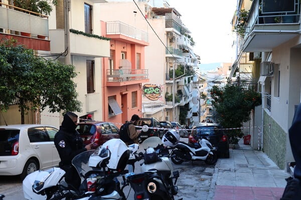 ΓΚΥΖΗ ΜΑΧΑΙΡΙ ΣΥΖΥΓΟΣ ΤΡΑΥΜΑΤΙΣΜΟΣ