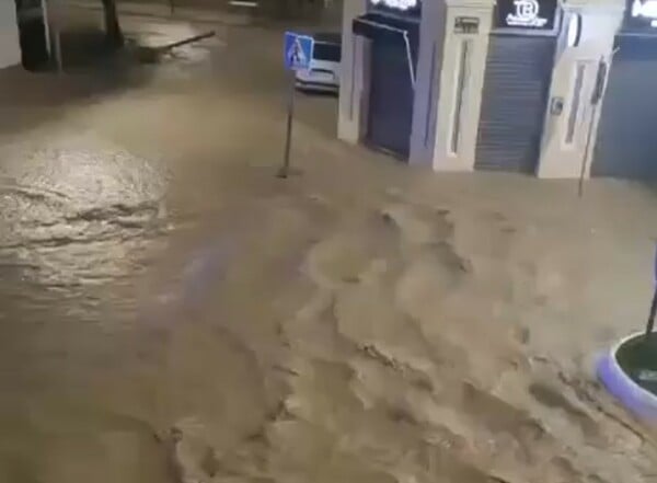 ΙΣΠΑΝΙΑ ΜΑΛΑΓΑ ΠΛΗΜΜΥΡΕΣ ΒΡΟΧΕΣ