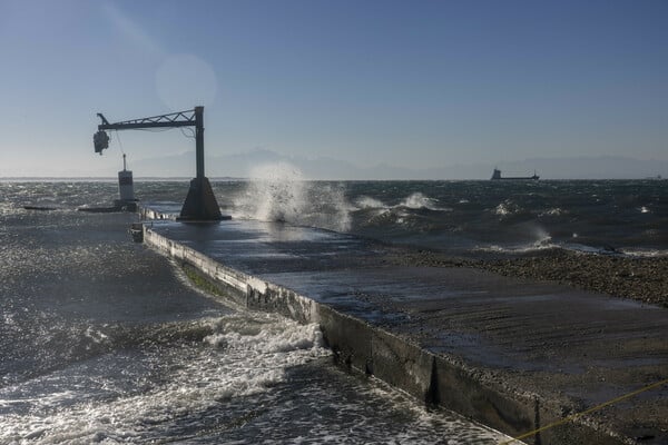 ΘΕΣΣΑΛΟΝΙΚΗ ΑΝΕΜΟΣ ΚΑΚΟΚΑΙΡΙΑ ΠΤΩΣΗ ΔΕΝΤΡΩΝ