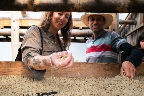 Ταξίδι στα βουνά της Κολομβίας: Ανακαλύπτοντας τις φάρμες καφέ των Άνδεων