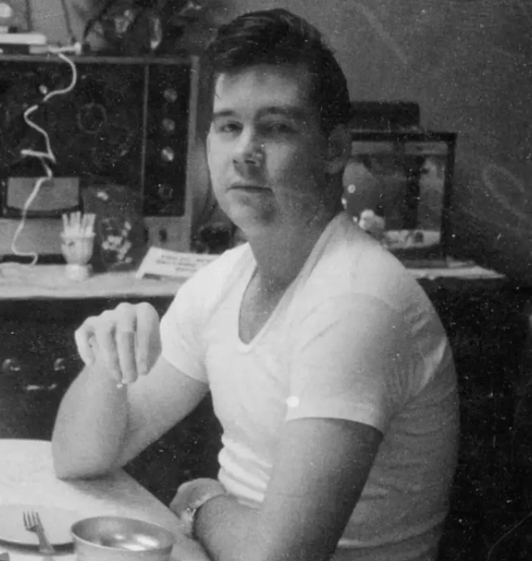 Νέες φωτογραφίες με τον Bob Ross «αγνώριστο» – Η αποκάλυψη για τα φυσικά μαλλιά του 