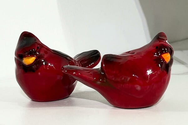 Άνοιξε το Museum of Bad Gifts στο Τορόντο - «Εκεί όπου τα αμήχανα δώρα βρίσκουν τη θέση τους»