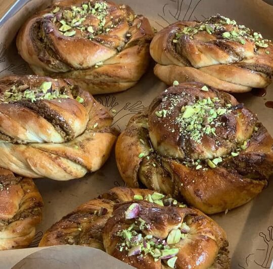 Cinnamon Rolls: Η λίστα με τα 9 πιο αφράτα buns που κάνουν τον χειμώνα στην Αθήνα να ρολάρει καλυτέρα