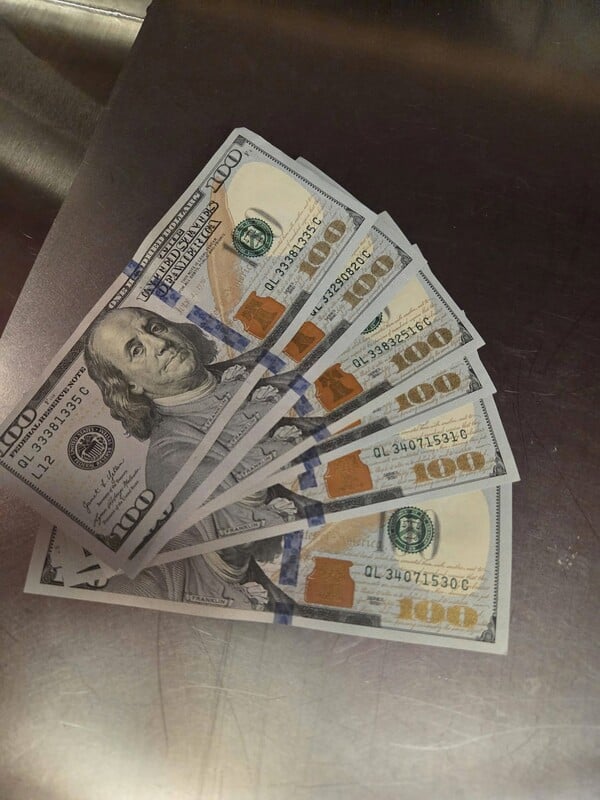 Τέιλορ Σουίφτ: Το φιλοδώρημα σε εργαζόμενη ανήμερα των Χριστουγέννων