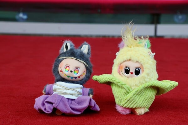 Πώς η συναισθηματική κατανάλωση αναδιαμόρφωσε τα «it» προϊόντα της χρονιάς που μας πέρασε