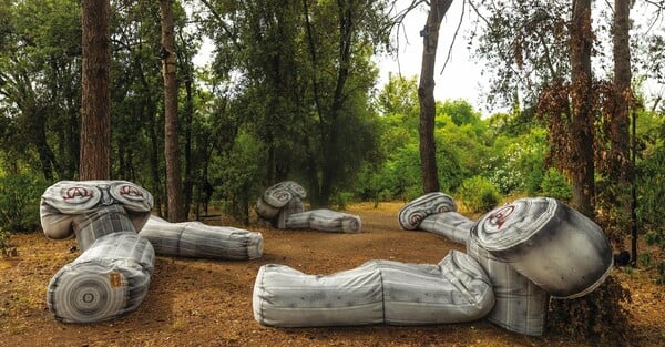 Οι 10 πιο σημαντικές «μεγάλες» αθηναϊκές εικαστικές εκθέσεις του 2025 με χρονολογική σειρά