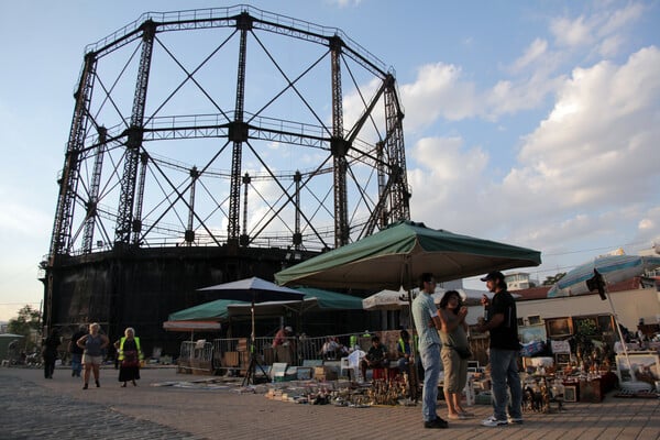 ΕΠΕΞ Γκάζι: Από τα εργαστήρια των ζωγράφων στη μαζική διασκέδαση/ Γκάζι: Από εργατική συνοικία σε «λούνα παρκ» της νύχτας
