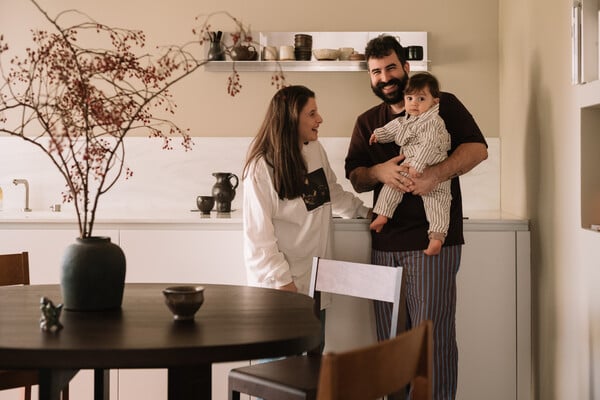 Ένα σκανδιναβοϊαπωνικό σπίτι στη Βούλα/ Ένα λιτό σπίτι με σκανδιναβικές γραμμές/ Ένα σπίτι με επικούρεια φρόνηση