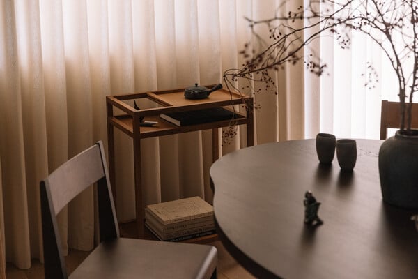 Ένα σκανδιναβοϊαπωνικό σπίτι στη Βούλα/ Ένα λιτό σπίτι με σκανδιναβικές γραμμές/ Ένα σπίτι με επικούρεια φρόνηση